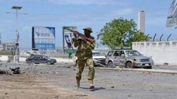 Somali&rsquo;de parlamentoya havan saldırısı