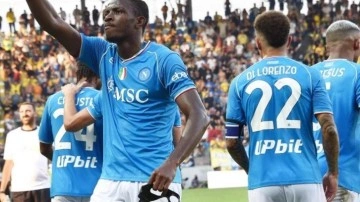 Son şampiypn Napoli'den 3 gollü başlangıç