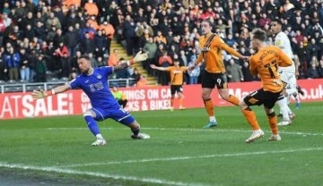 Şota Arveladze, Hull City'de galibiyetle başladı