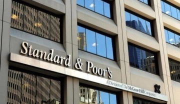 S&P'den Rusya'ya bir not indirimi daha