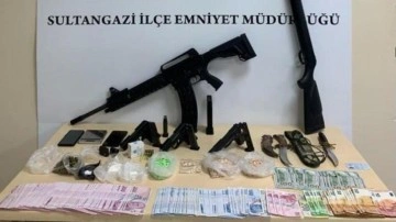 Sultangazi'de uyuşturucu operasyonu: 18 kişi gözaltına alındı