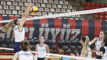 Sultanlar Ligi'ni hedefleyen Merinos Voleybol, play-off potasından çıkmak istemiyor