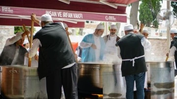 Sünbül Efendi Tekkesi'nde İstanbul'un ilk aşûresi kaynadı