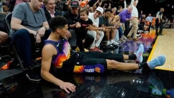 Suns'a Devin Booker'dan kötü haber!