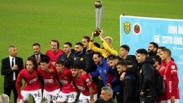 Tarihi kupa Ankaragücü'nün müzesine gitti!