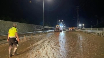 Trabzon-Gümüşhane kara yolu ulaşıma kapatıldı