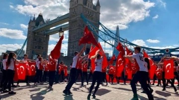 Türk halkının 15 Temmuz mücadelesi Londra sokaklarında anlatıldı