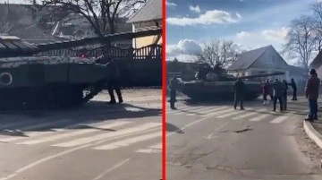 Ukrayna'da halk Rus tanklarını elleriyle durdurmaya çalıştı