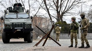 Ukrayna'dan yeni hamle! 18-60 yaş arasındaki erkeklerin ülkeden ayrılmasına izin verilmeyecek