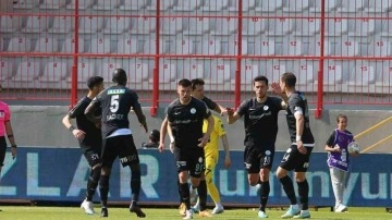 Ümraniyespor'un Süper Lig'e veda paylaşımına beğeni yağdı