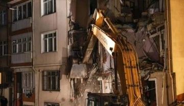 Üsküdar'da patlamanın yaşandığı binada yıkım çalışması başladı