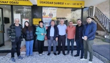 Üsküdar'da taksi şoförü, aracında unutulan 14 bin doları sahibine teslim etti