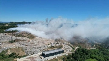 Yalova'da katı atık depolama alanında çıkan yangına müdahale ediliyor