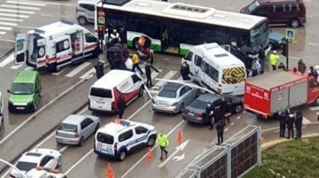 Yasak olan yerden dönen öğrenci servisi ile otobüs çarpıştı: 7 yaralı