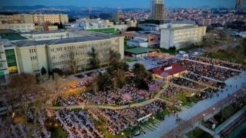 Yıldız Teknik Üniversitesi'nde binlerce öğrenci iftarda bir araya geldi