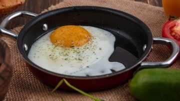 Yumurtayı böyle pişiren yandı: Meğer senelerdir yanlış tüketiyormuşuz