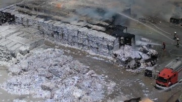 Zonguldak'ta kağıt fabrikasında yangın!