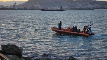 Zonguldak'ta batan geminin kayıp 7 personelini arama çalışmaları sürüyor